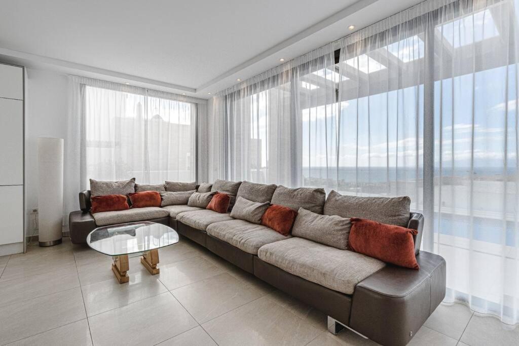 Villa Riviera De 4 Dormitorios Con Piscina. Costa Adeje  Exteriör bild