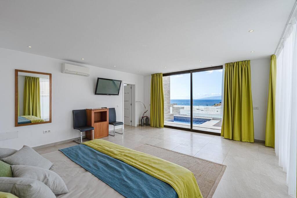 Villa Riviera De 4 Dormitorios Con Piscina. Costa Adeje  Exteriör bild